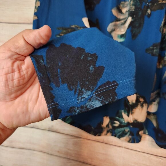 Calvin Klein Long Sleeve Tunic Blouse Blue Floral One Button Back Womens Size 2X - Picture 4 of 16